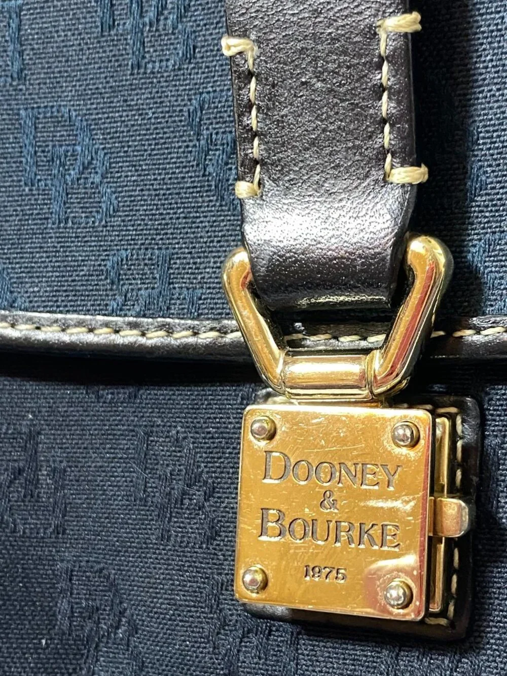VINTAGE DOONEY & BOURKE 1975 Signature Monogram Flap Wristlet Clasp Clutch Navy